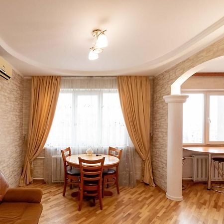 Kvartirkoff Na Ozernaya 8 Kiew Exterior foto